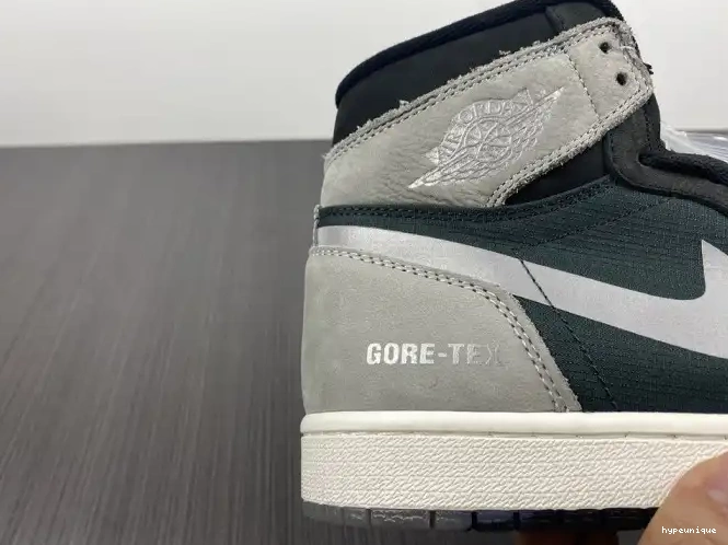 HYPE Black Jordan Gore-Tex High Particle 1 Element Retro Grey DB2889-001 0610